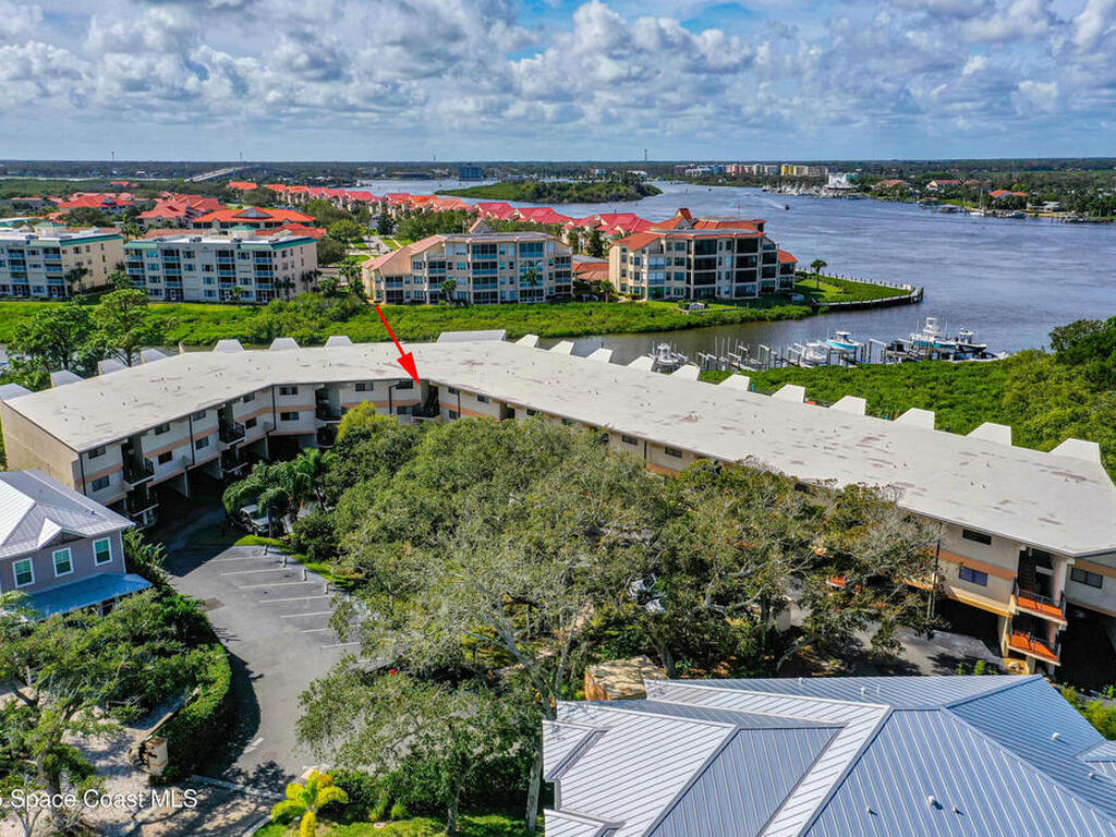 520 S Peninsula Avenue, New Smyrna Beach, FL 32169