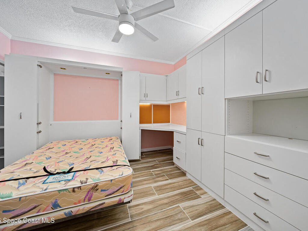 520 S Peninsula Avenue, New Smyrna Beach, FL 32169