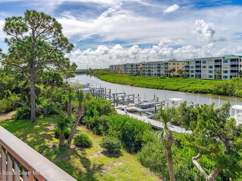 520 S Peninsula Avenue, New Smyrna Beach, FL 32169