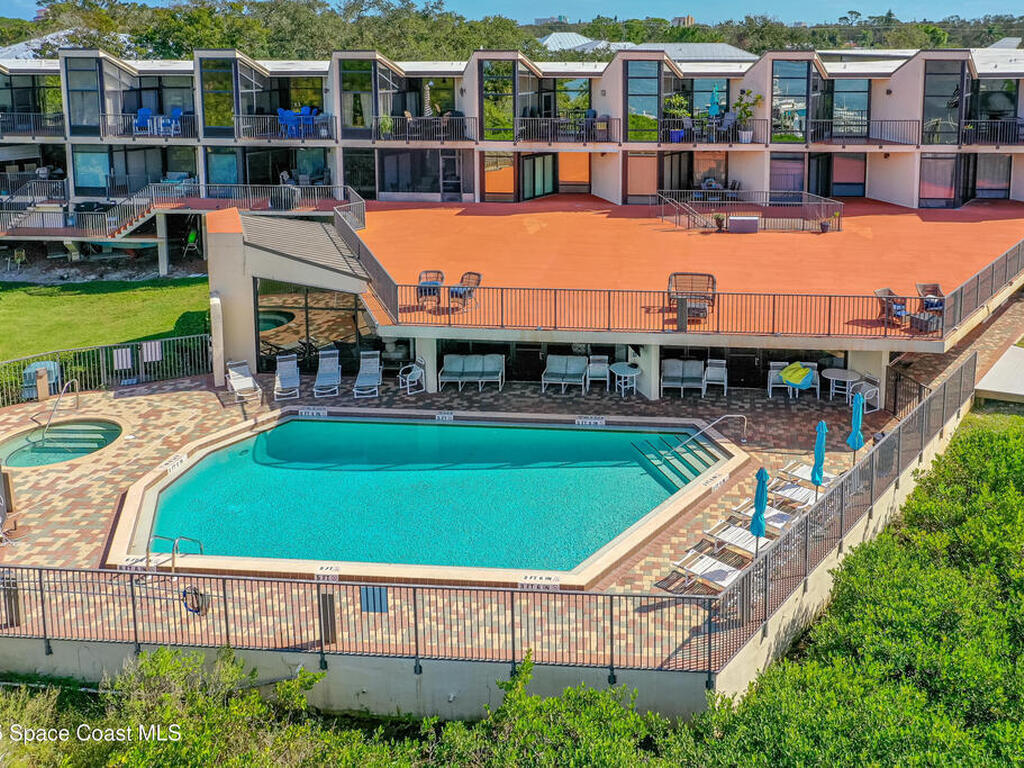 520 S Peninsula Avenue, New Smyrna Beach, FL 32169