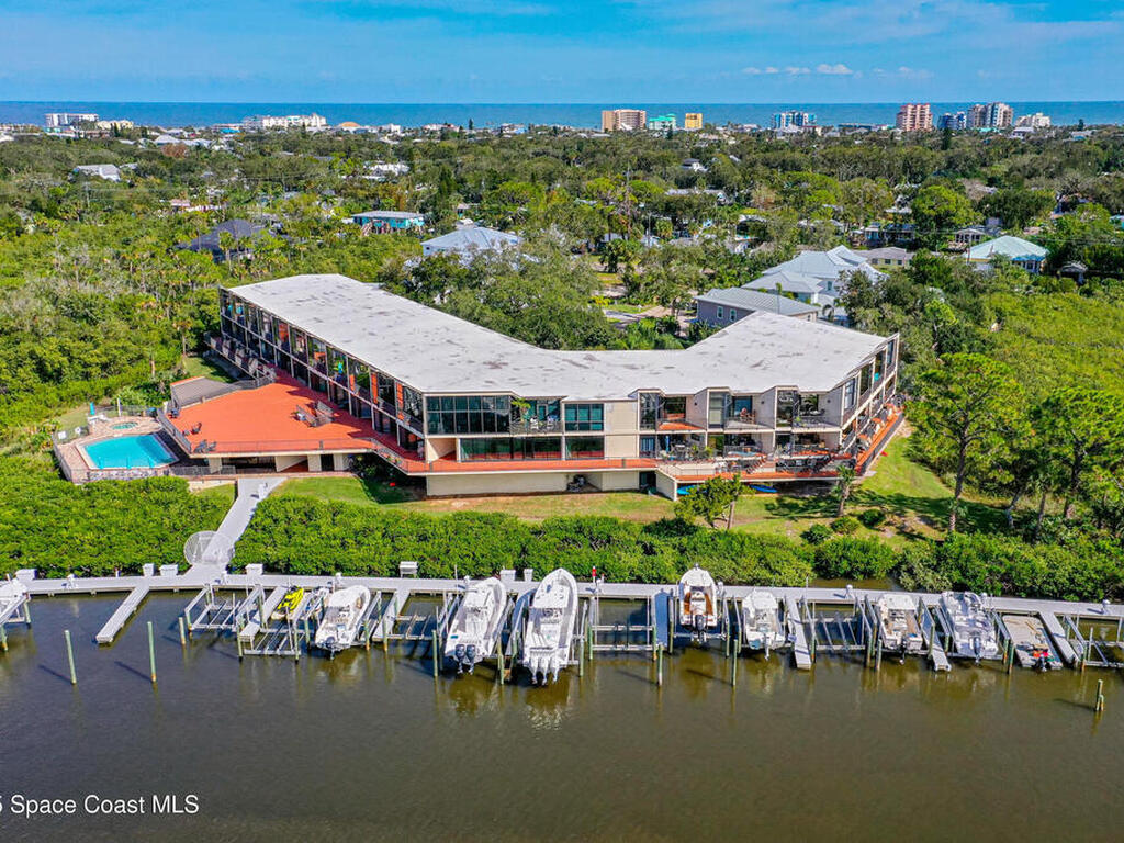 520 S Peninsula Avenue, New Smyrna Beach, FL 32169