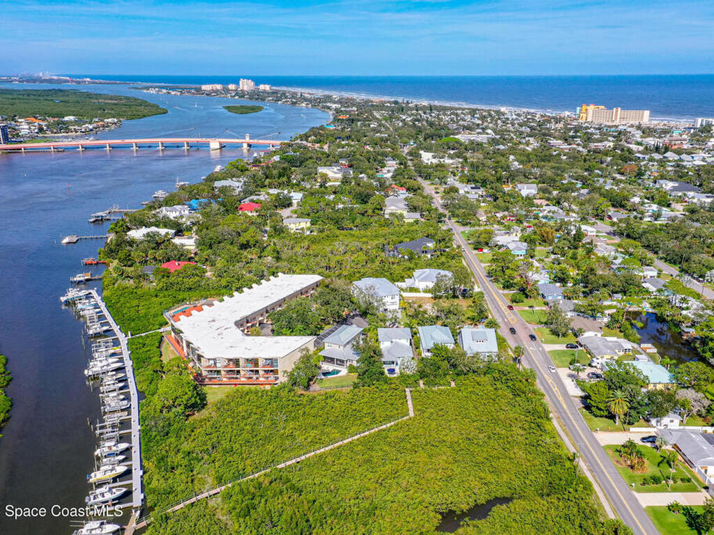 520 S Peninsula Avenue, New Smyrna Beach, FL 32169