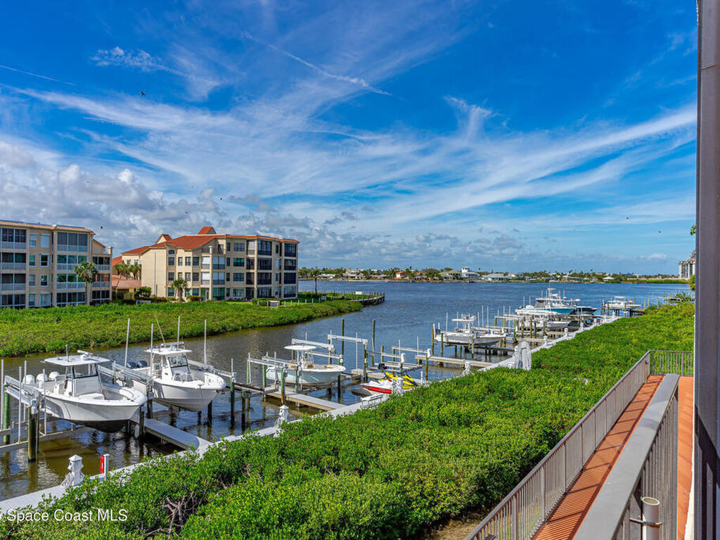 520 S Peninsula Avenue, New Smyrna Beach, FL 32169
