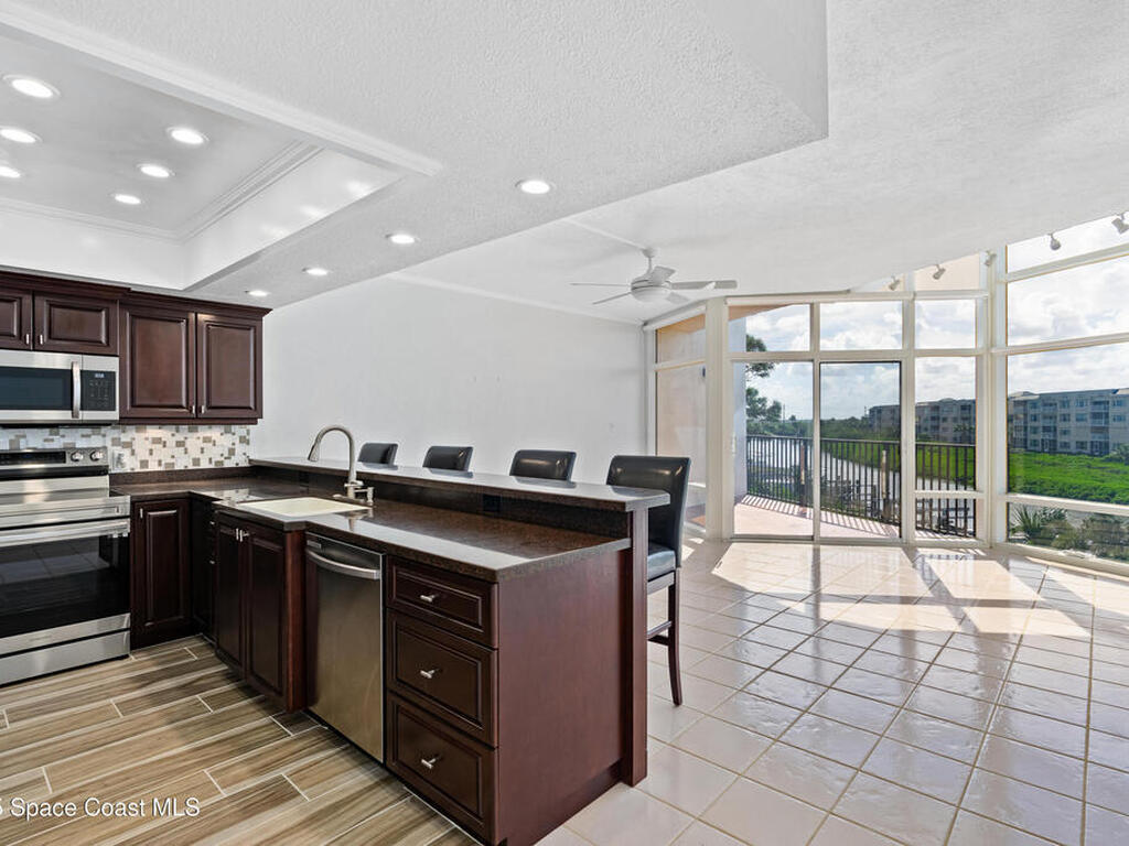 520 S Peninsula Avenue, New Smyrna Beach, FL 32169