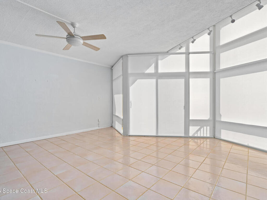 520 S Peninsula Avenue, New Smyrna Beach, FL 32169