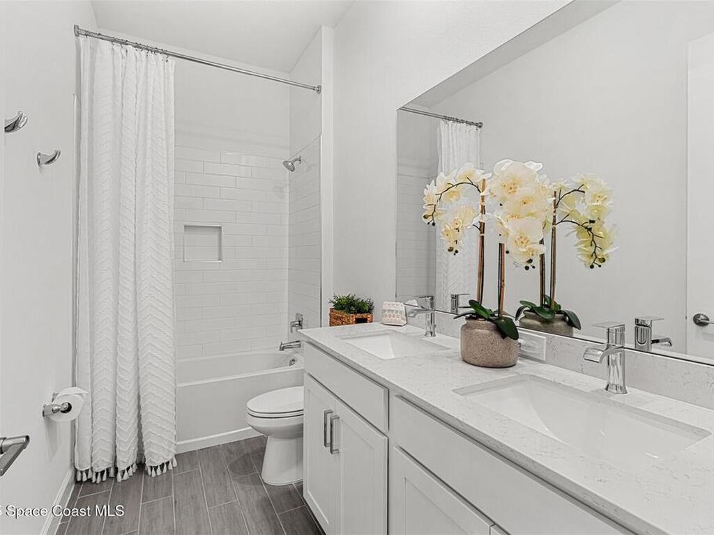 1052 Great Belt Circle, Melbourne, FL 32940