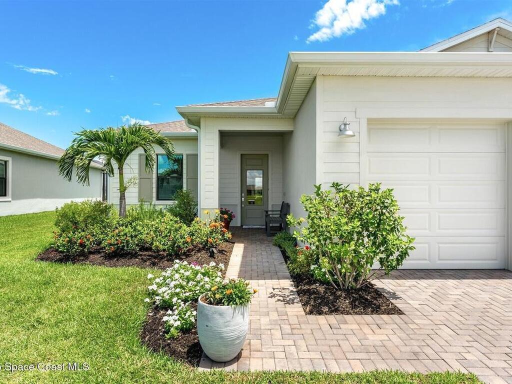 1052 Great Belt Circle, Melbourne, FL 32940