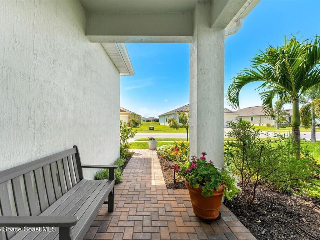 1052 Great Belt Circle, Melbourne, FL 32940