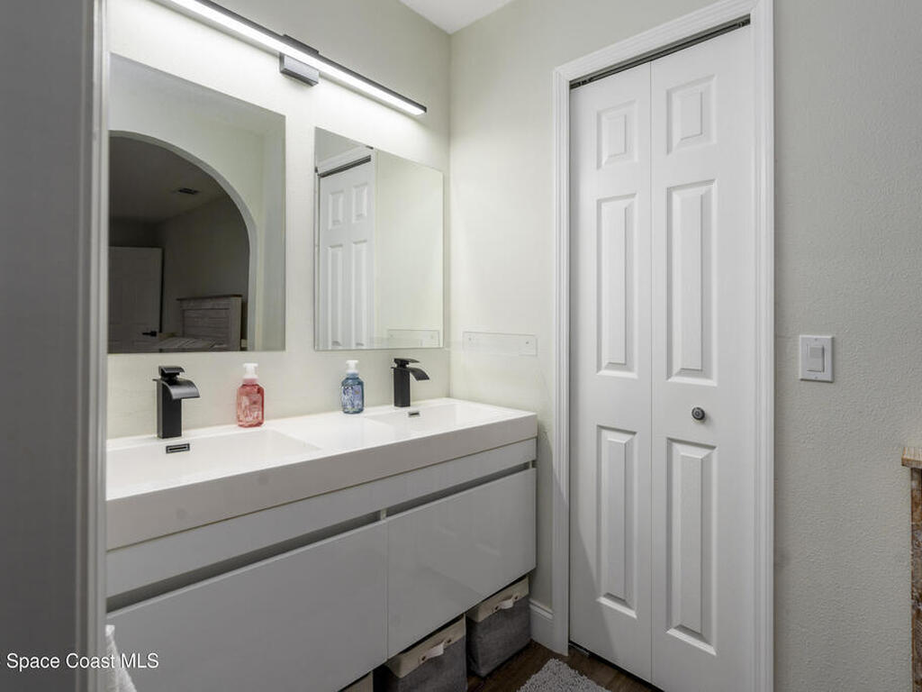 686 Hand Avenue, Ormond Beach, FL 32174