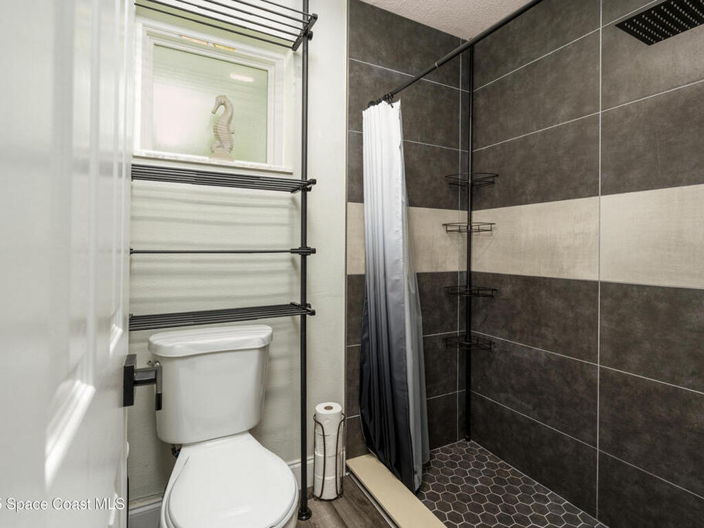 686 Hand Avenue, Ormond Beach, FL 32174