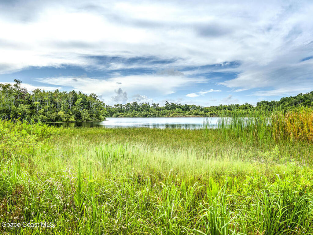 686 Hand Avenue, Ormond Beach, FL 32174