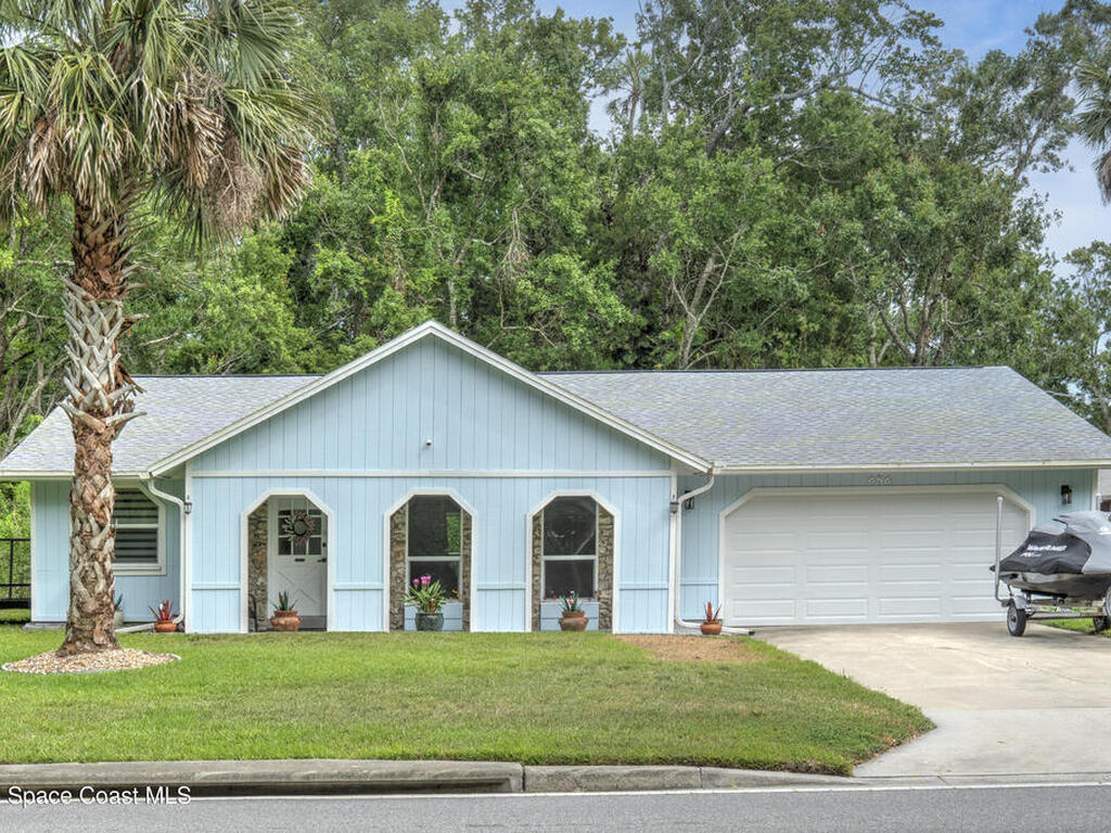 686 Hand Avenue, Ormond Beach, FL 32174