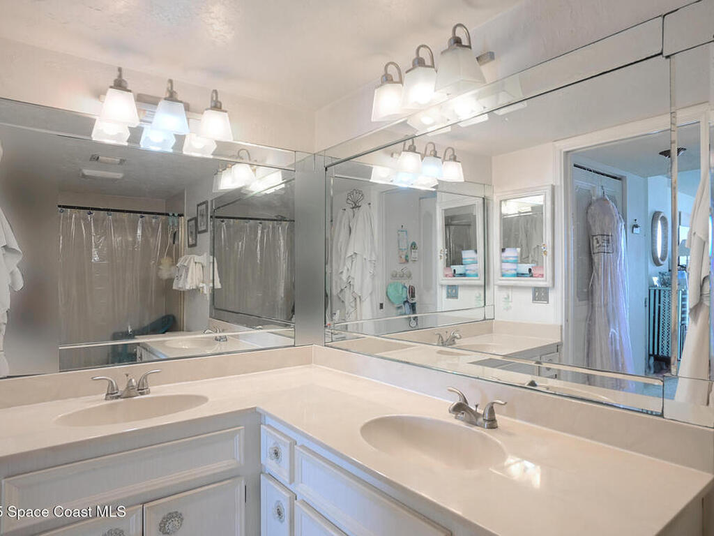 830 N Atlantic Avenue, Cocoa Beach, FL 32931