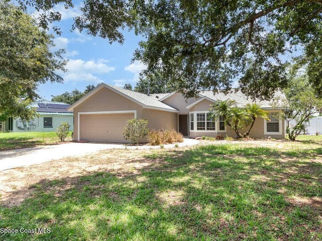 13206 Biscayne Drive, Grand Island, FL 32735