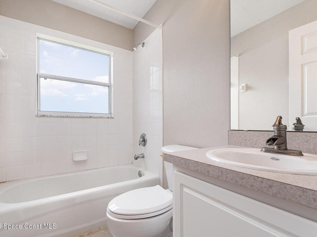 13206 Biscayne Drive, Grand Island, FL 32735