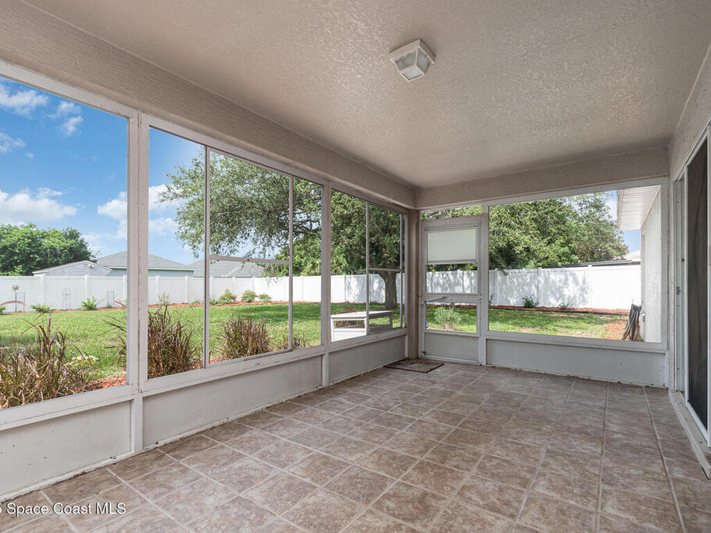 13206 Biscayne Drive, Grand Island, FL 32735