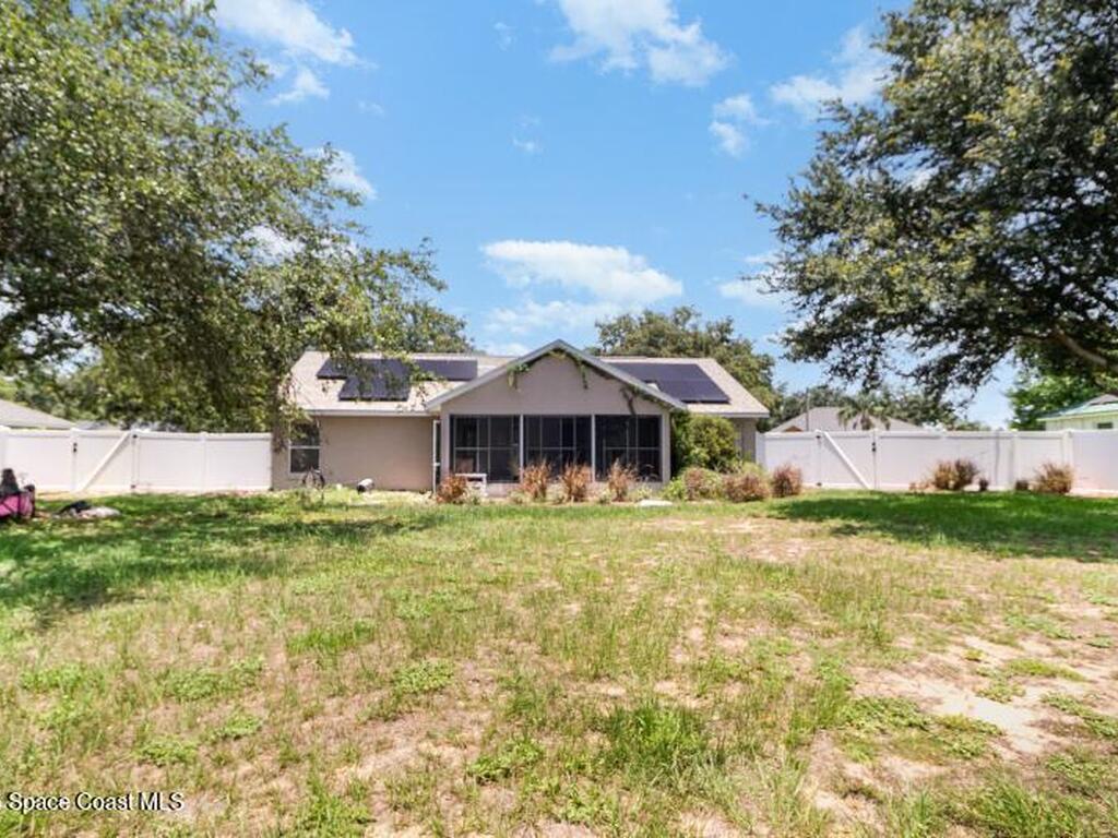 13206 Biscayne Drive, Grand Island, FL 32735