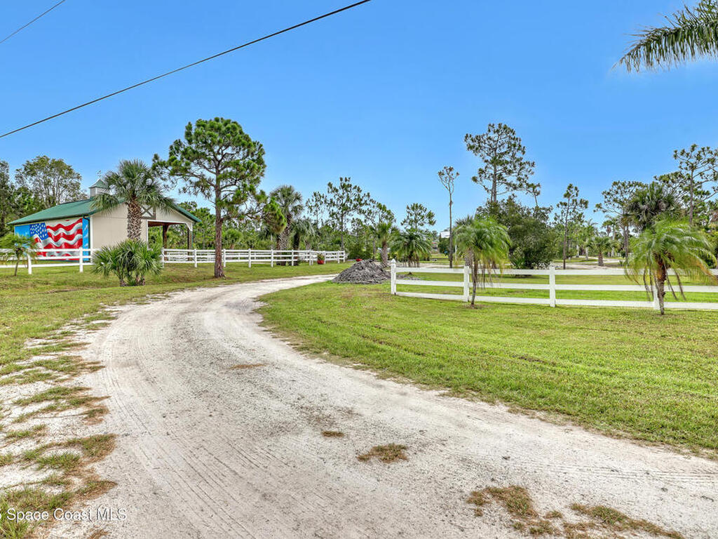 9341 Fleming Grant Road, Micco, FL 32976