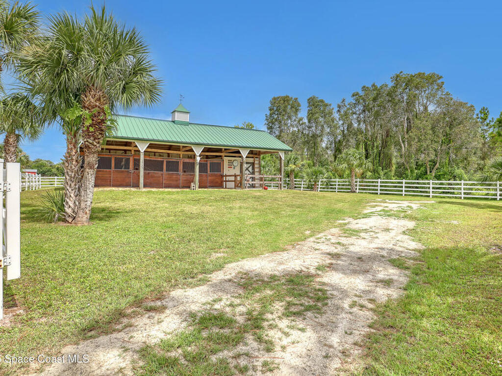 9341 Fleming Grant Road, Micco, FL 32976