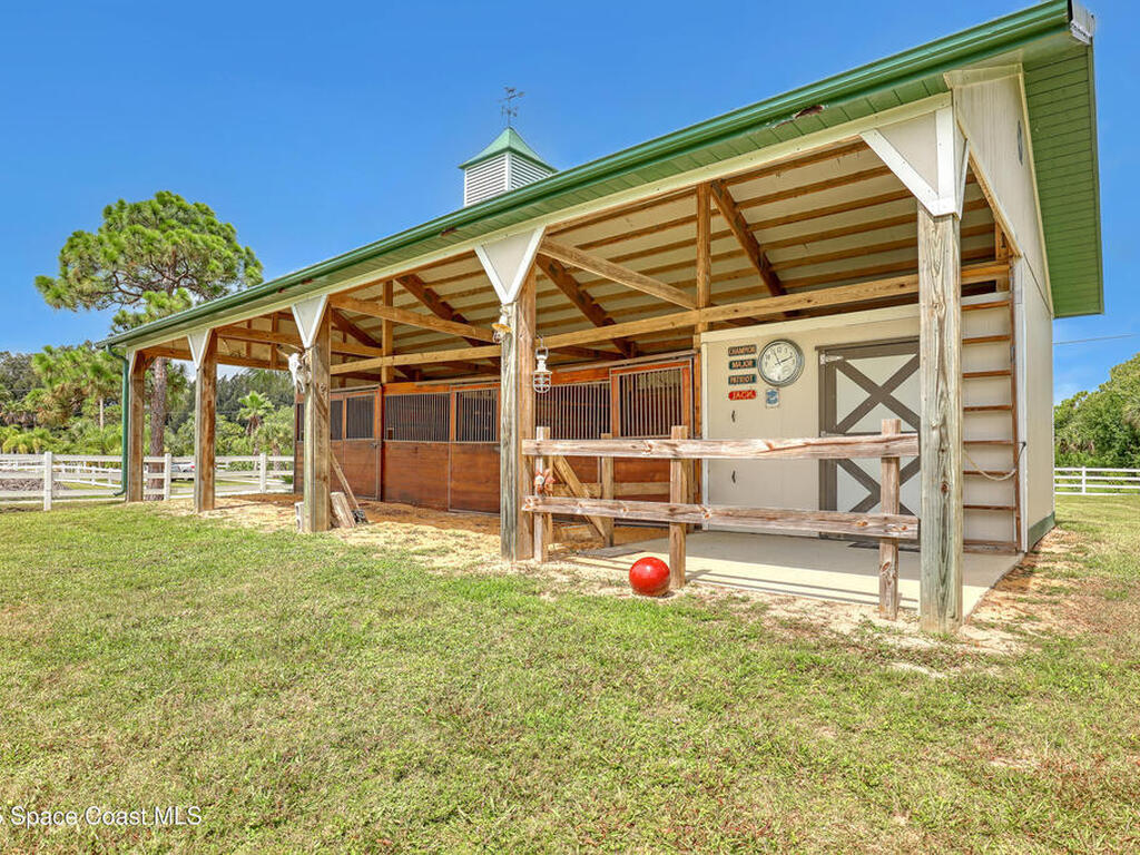 9341 Fleming Grant Road, Micco, FL 32976