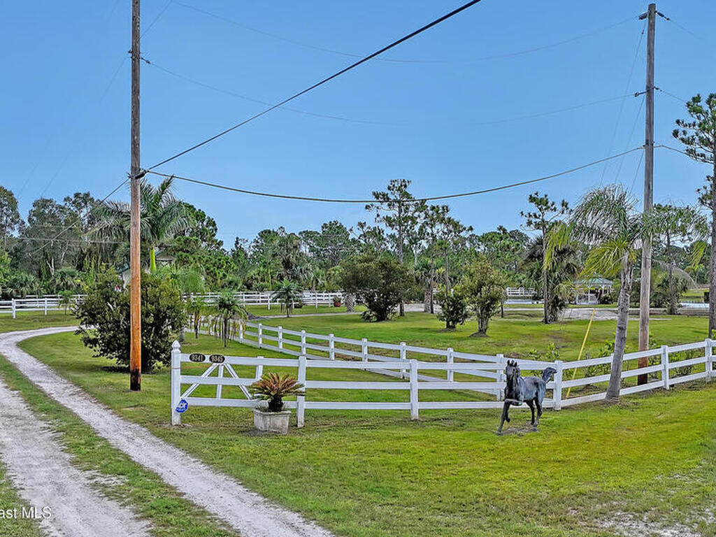 9341 Fleming Grant Road, Micco, FL 32976