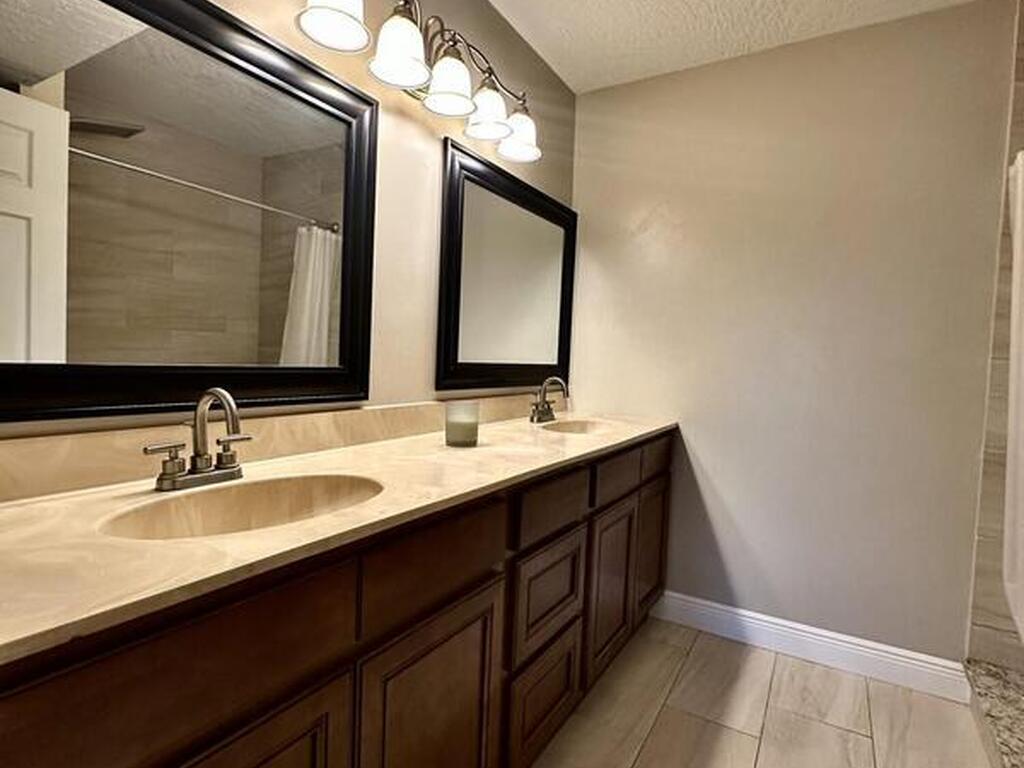 2190 Forest Knoll Drive, Palm Bay, FL 32905