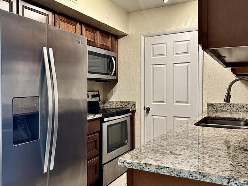 2190 Forest Knoll Drive, Palm Bay, FL 32905