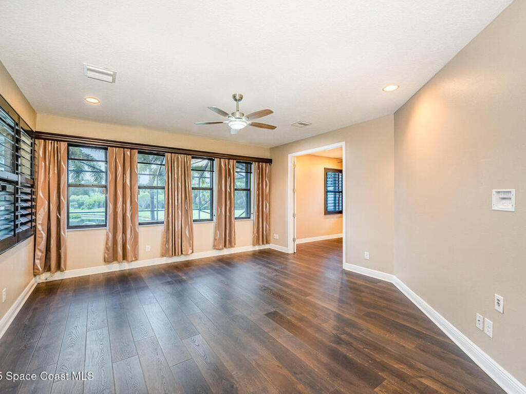 8252 Strom Park Drive, Melbourne, FL 32940