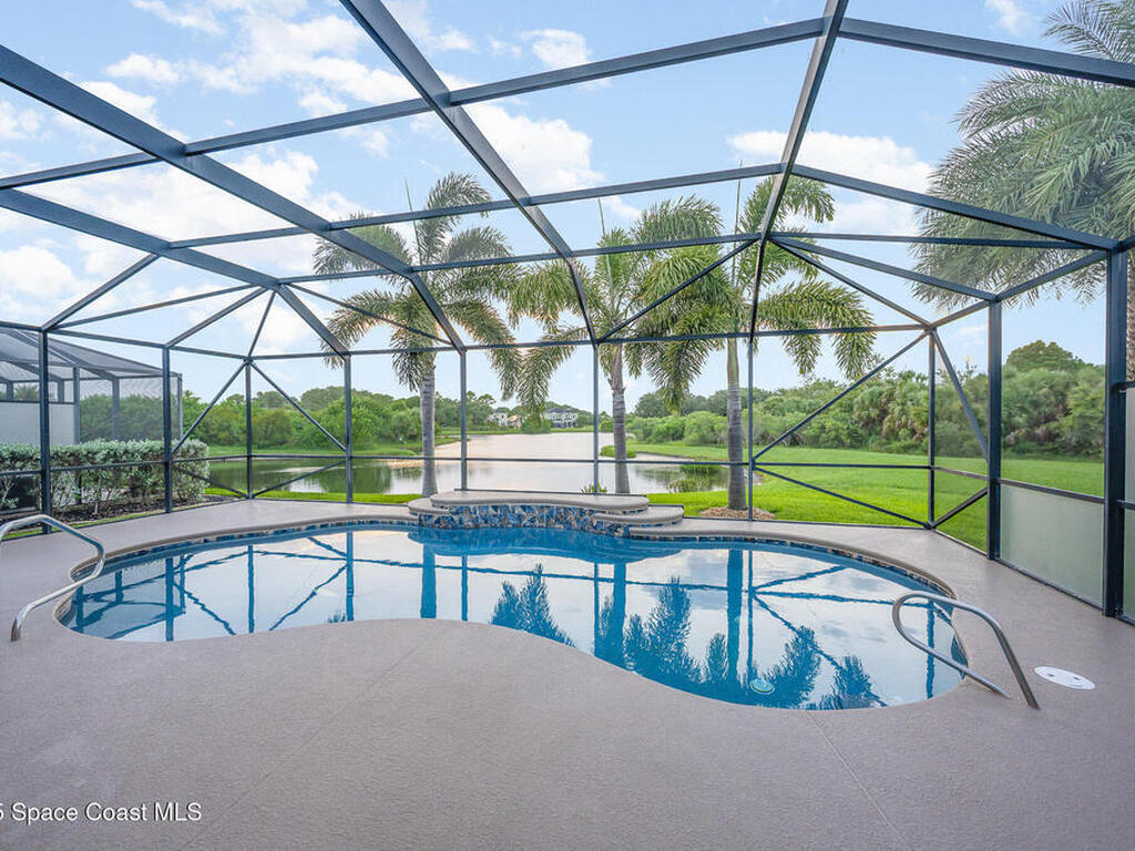8252 Strom Park Drive, Melbourne, FL 32940