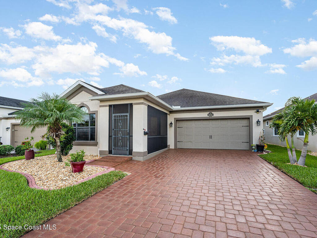 8252 Strom Park Drive, Melbourne, FL 32940