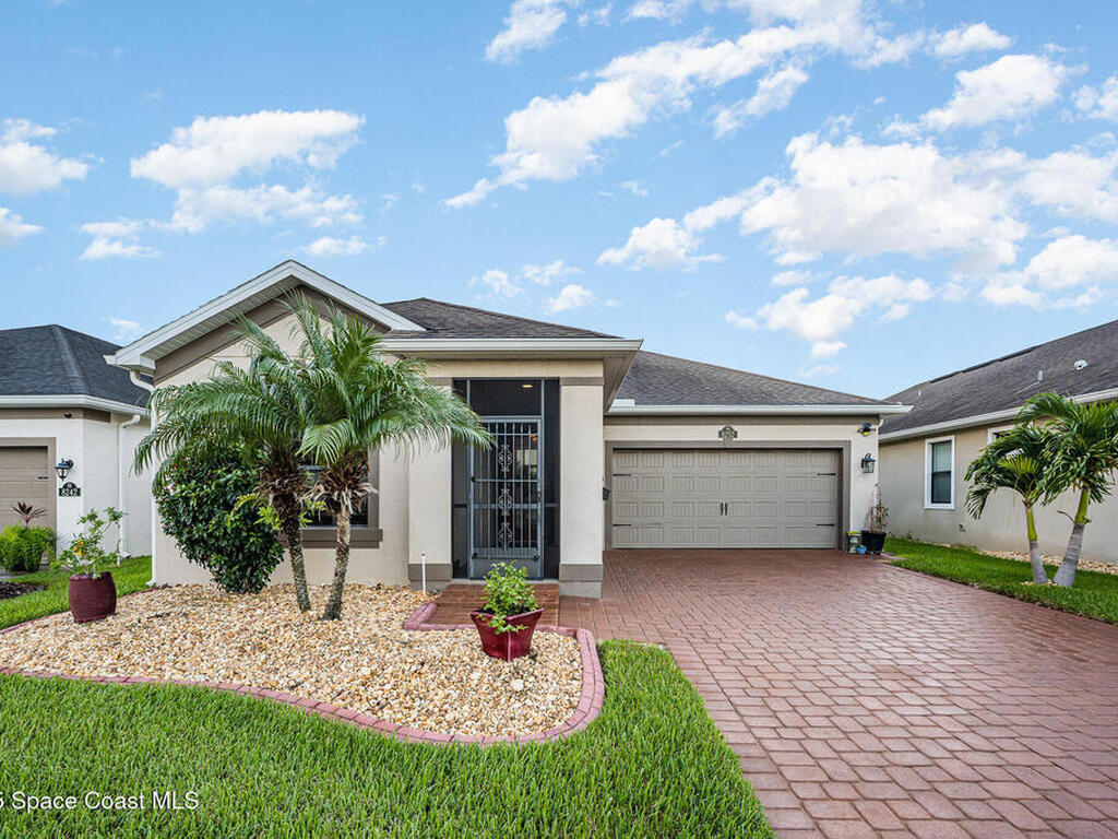 8252 Strom Park Drive, Melbourne, FL 32940