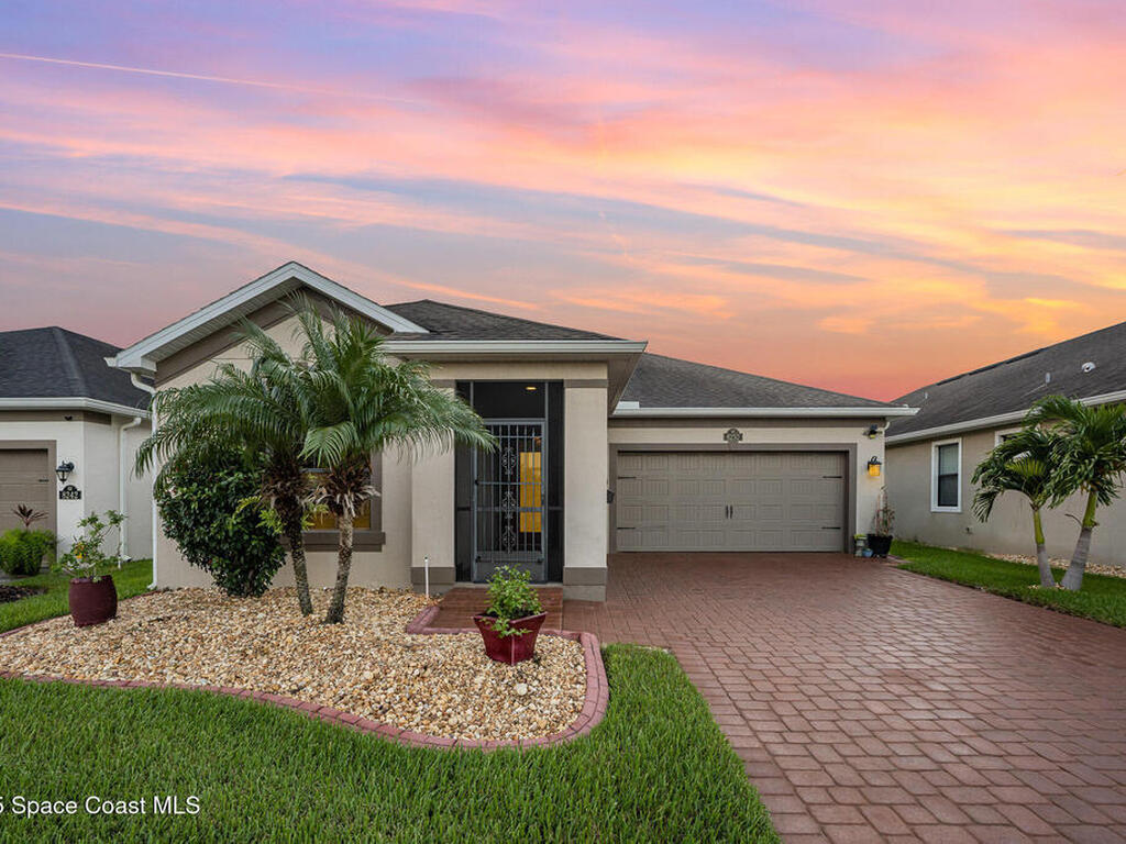 8252 Strom Park Drive, Melbourne, FL 32940