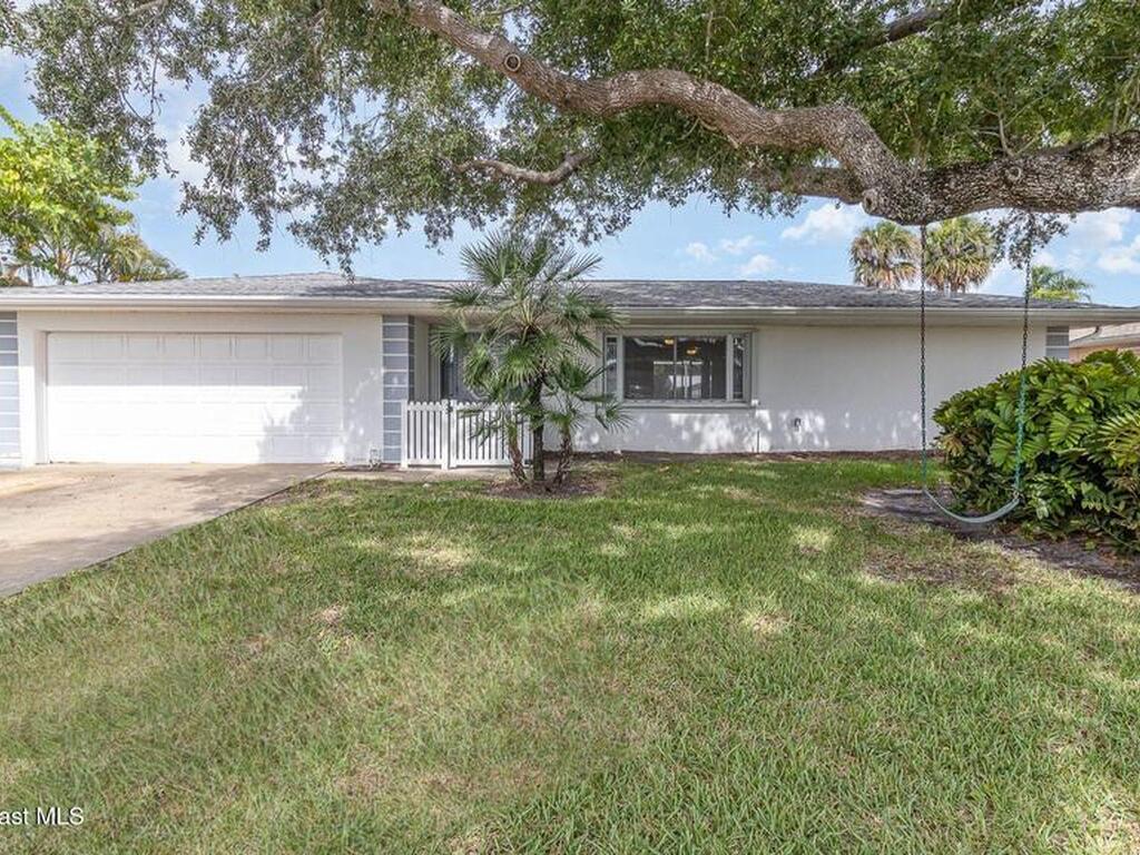 55 Yacht Haven Drive, Cocoa Beach, FL 32931