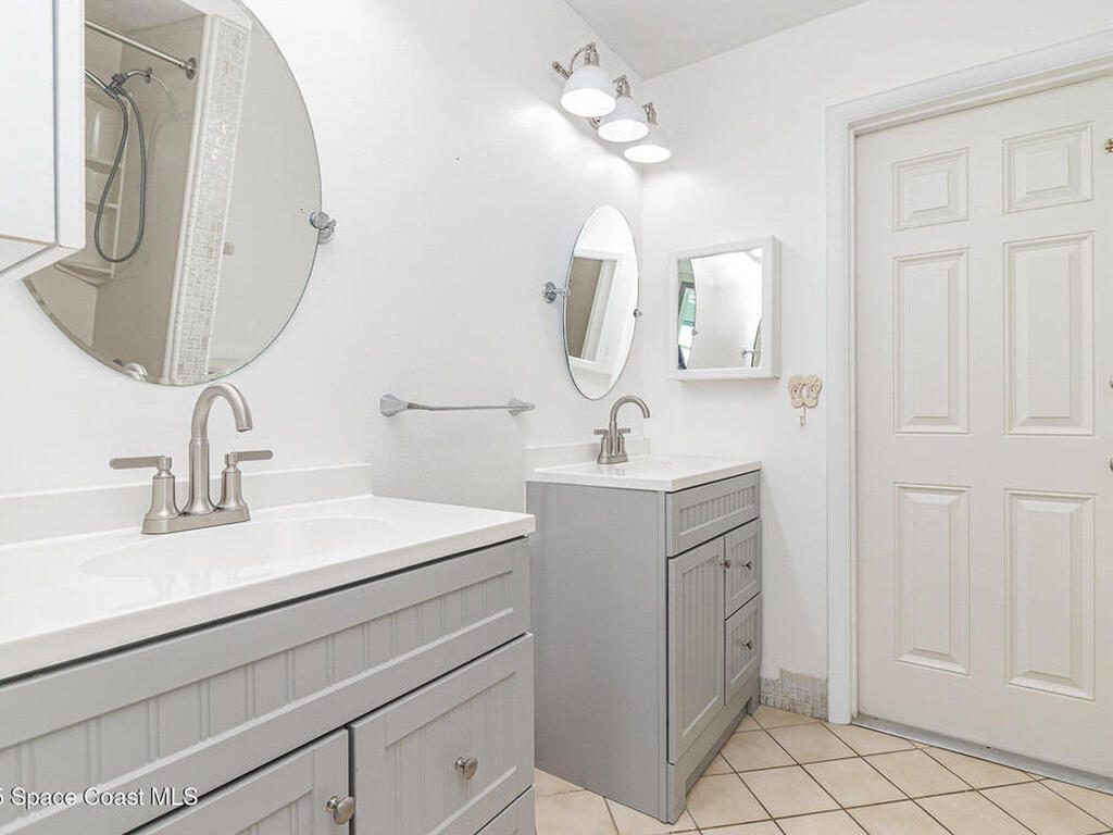 55 Yacht Haven Drive, Cocoa Beach, FL 32931