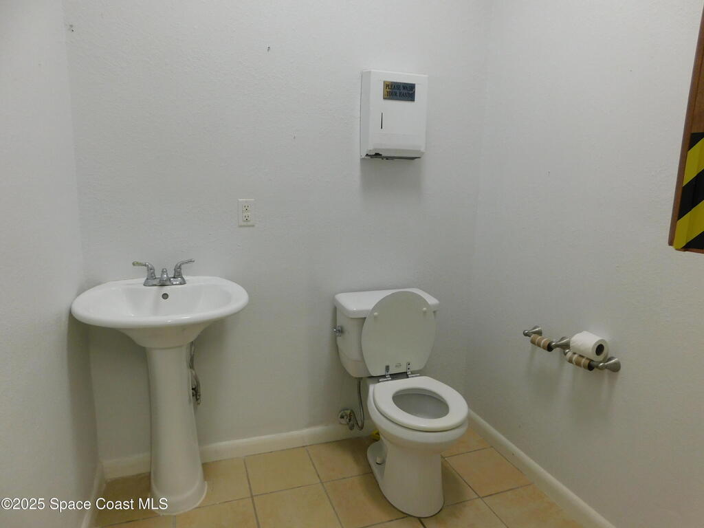 5070 Industry Drive, Melbourne, FL 32940