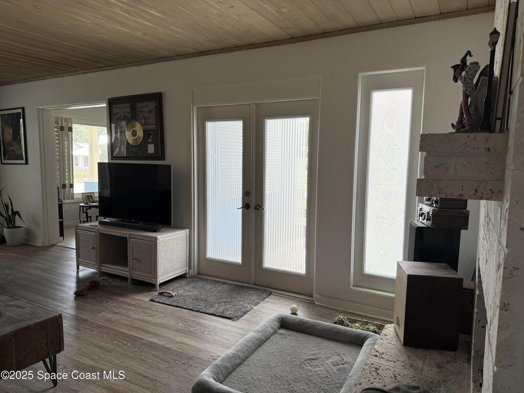 2103 Indian River Drive, Cocoa, FL 32922