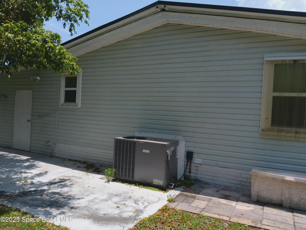 1335 Barefoot Circle, Barefoot Bay, FL 32976