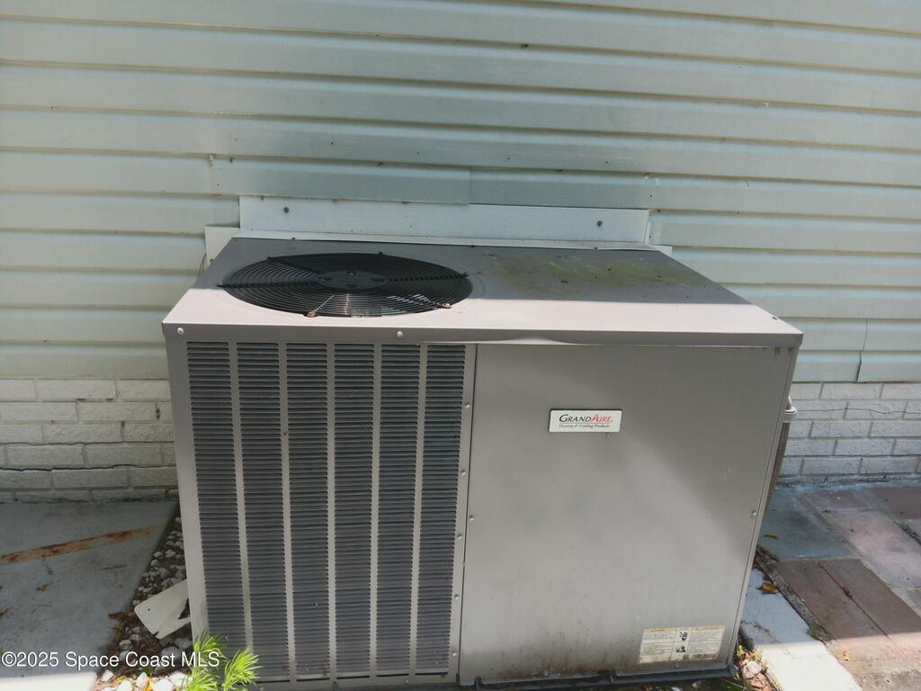 1335 Barefoot Circle, Barefoot Bay, FL 32976