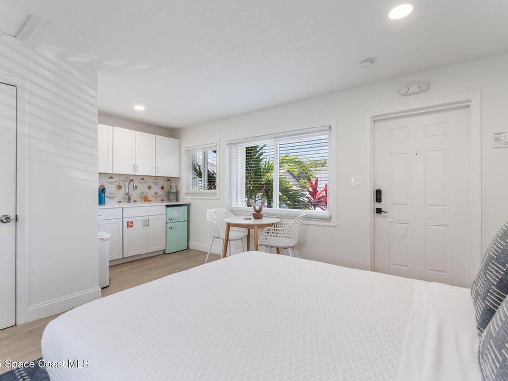 402 S Orlando Avenue, Cocoa Beach, FL 32931