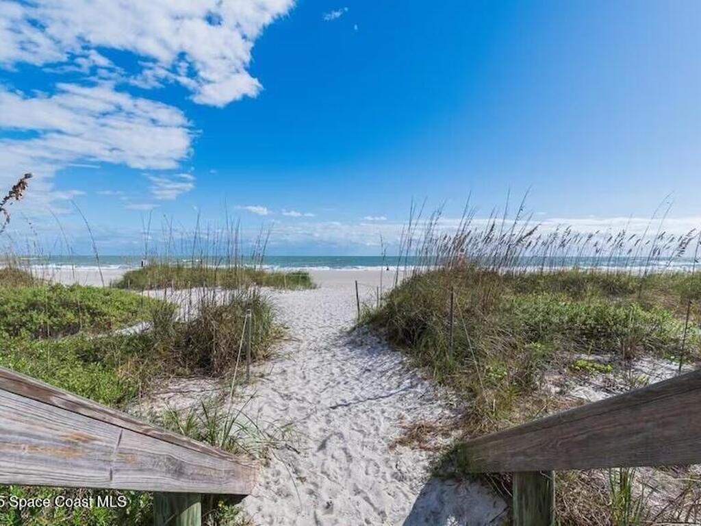402 S Orlando Avenue, Cocoa Beach, FL 32931