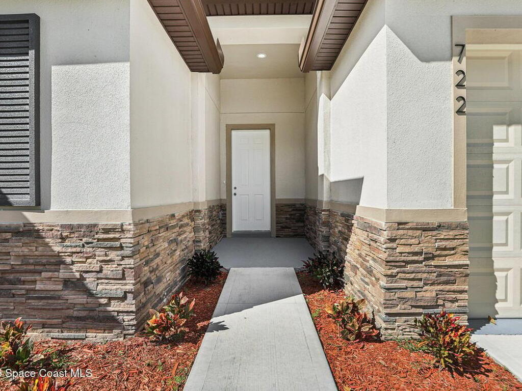 1049 Towhlen Street, Palm Bay, FL 32909