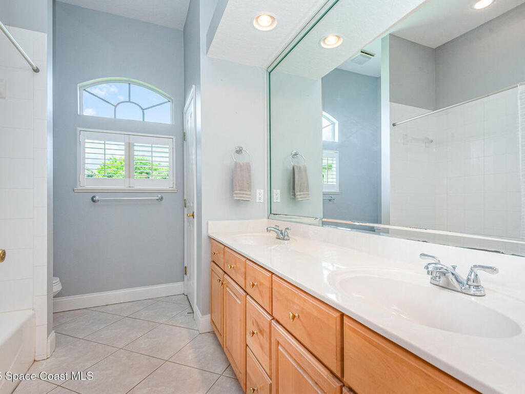 945 Fostoria Drive, Suntree, FL 32940