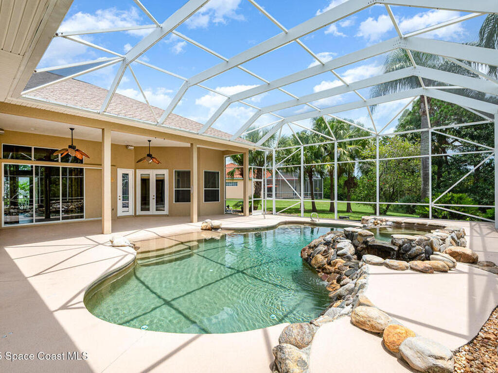 945 Fostoria Drive, Suntree, FL 32940