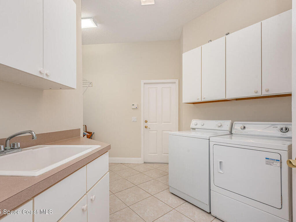 945 Fostoria Drive, Suntree, FL 32940