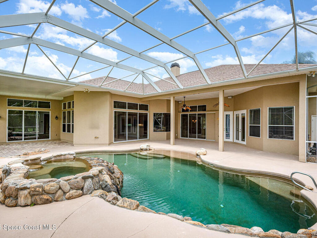 945 Fostoria Drive, Suntree, FL 32940