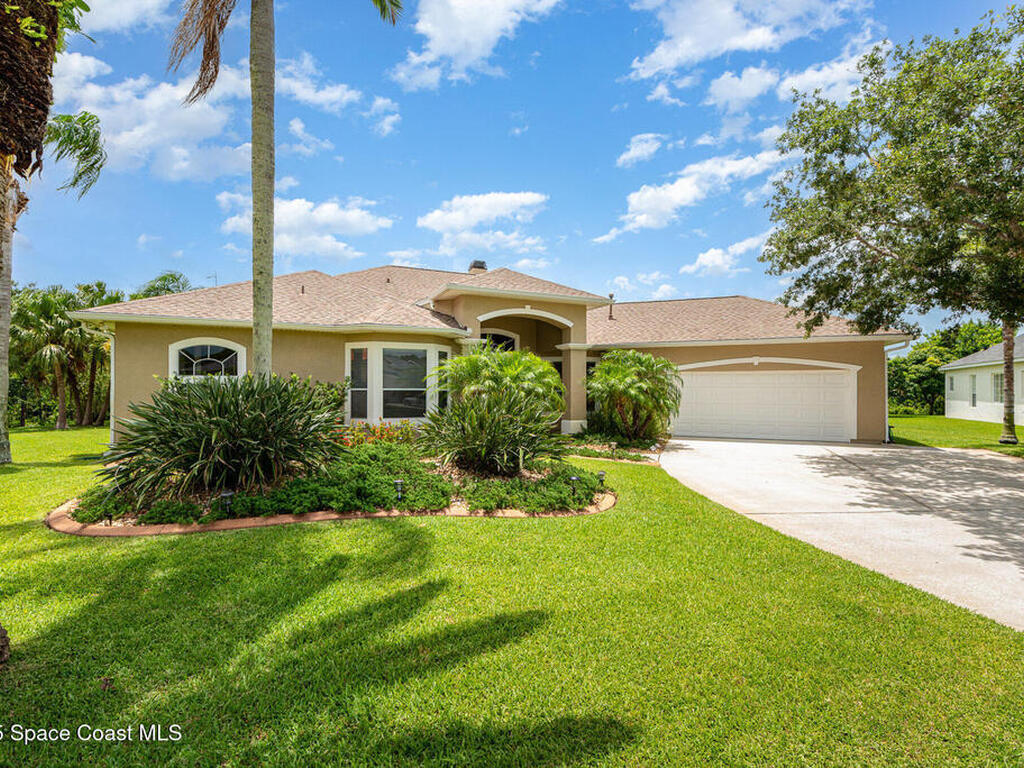 945 Fostoria Drive, Suntree, FL 32940