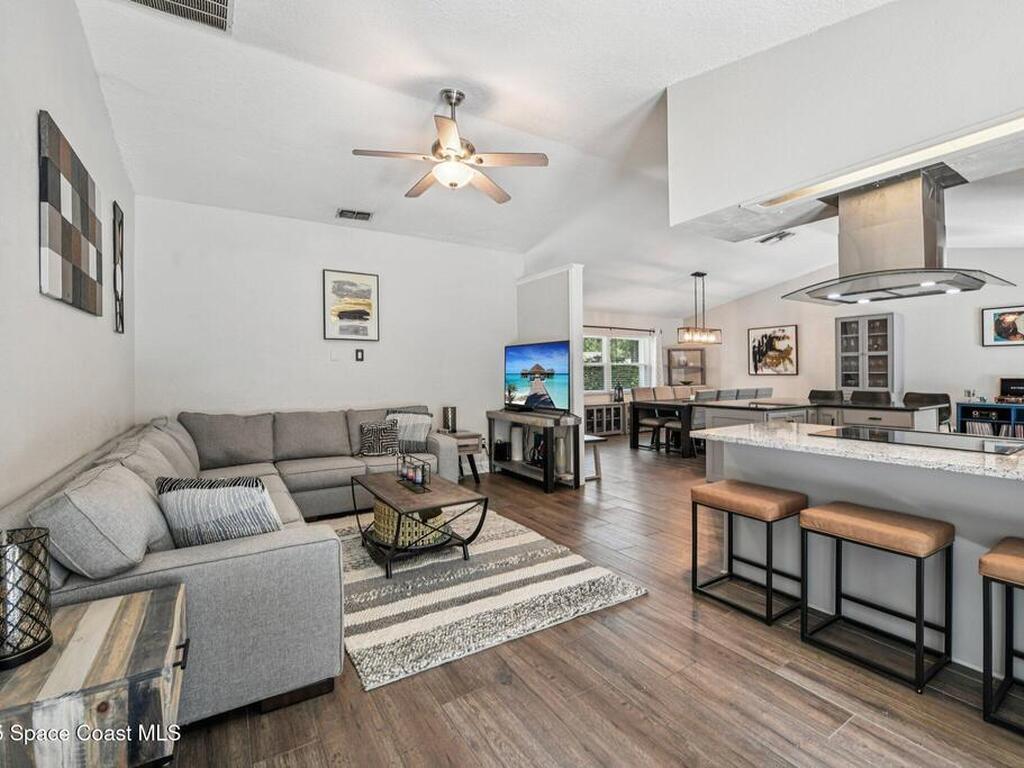 227 Holiday Lane, Winter Springs, FL 32708