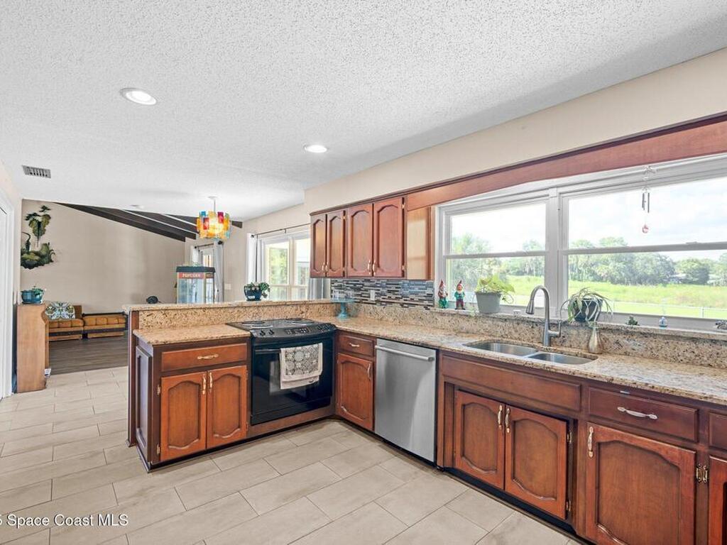 1980 London Town Lane, Titusville, FL 32796