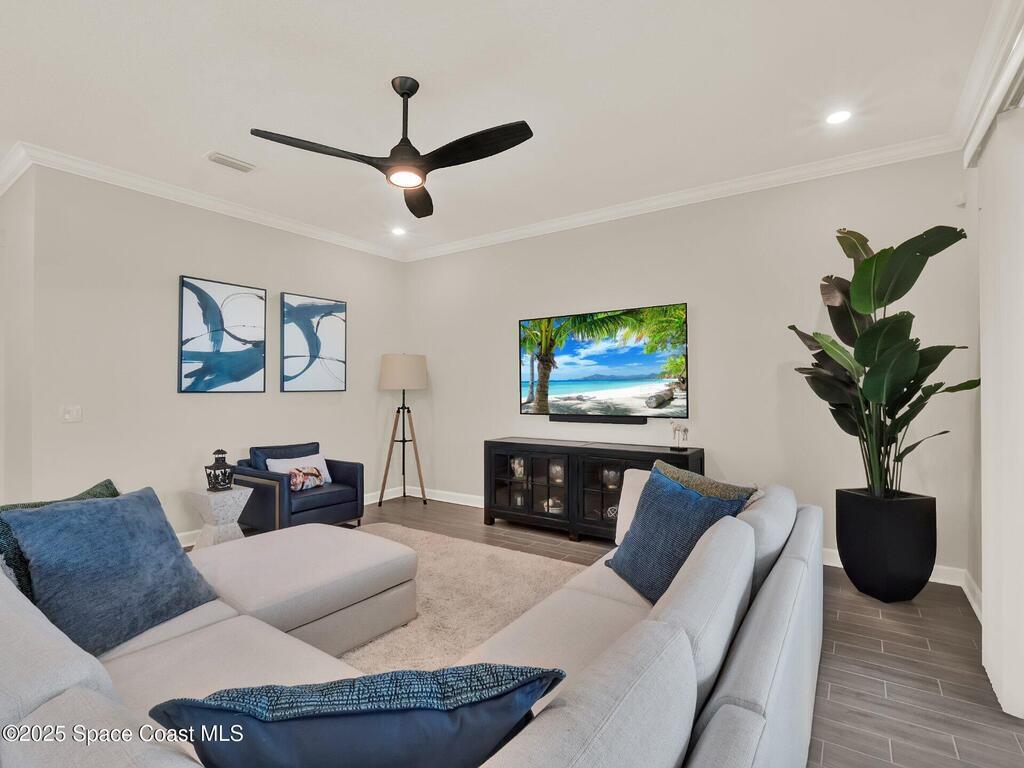 992 Great Belt Circle, Melbourne, FL 32940