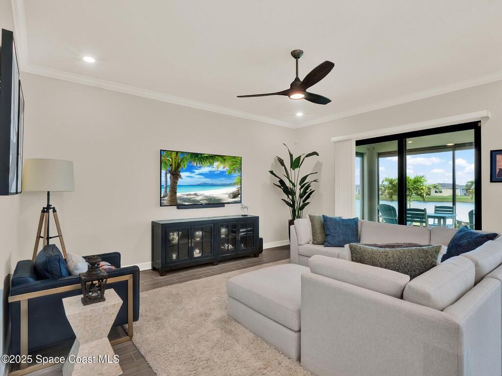 992 Great Belt Circle, Melbourne, FL 32940